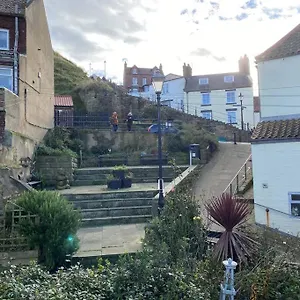 Sandside Retreat Whitby